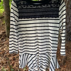 Crown & Ivy Cream/White & Navy Top